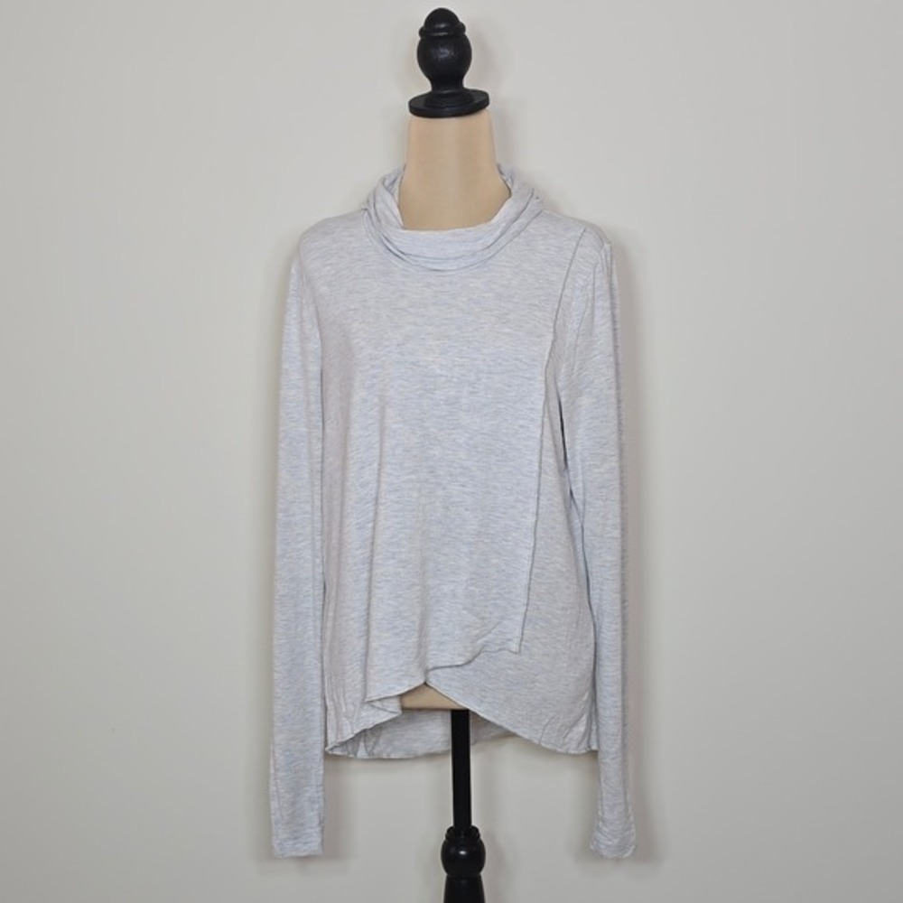 Cabi Light Grey Heathered Cowl Neck Long Sleeve Wrap Top Women's M‎ Thumbholes